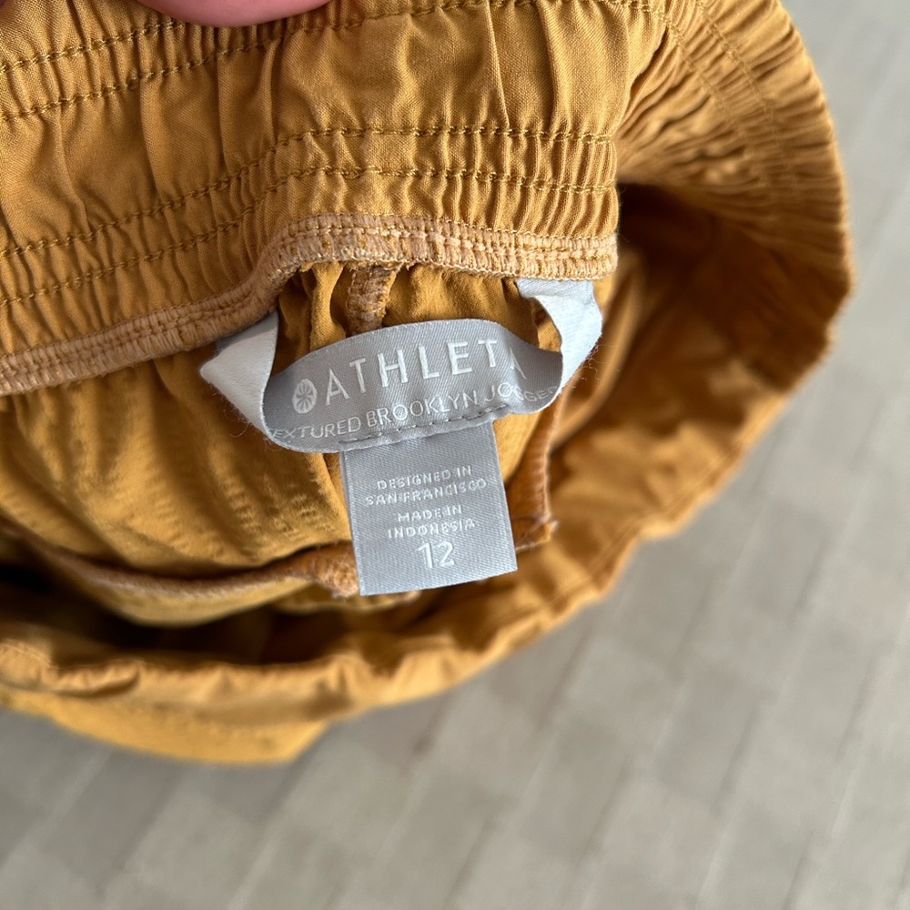 Athleta Textured Brooklyn Jogger Pant in Marigold - Picture 8 of 13